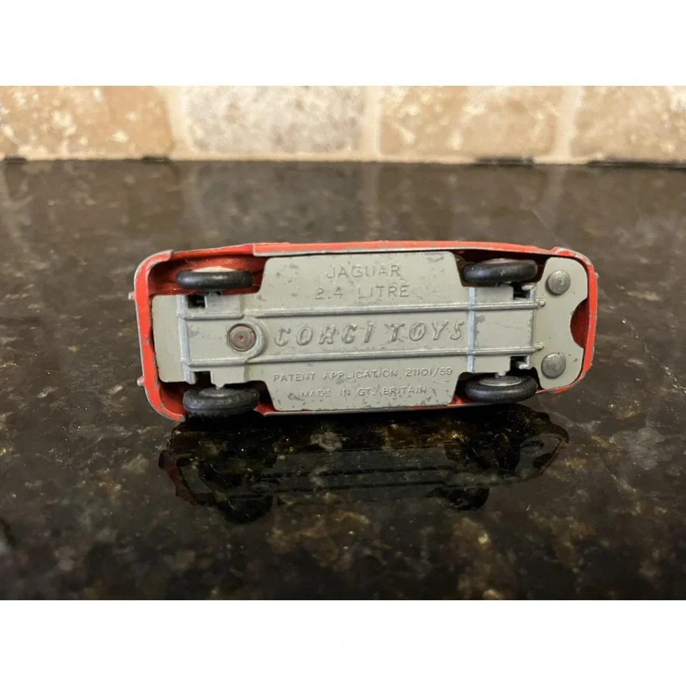 Corgi Toys Jaguar 2.4 Litre Fire‎ Car Red Gt. Britain